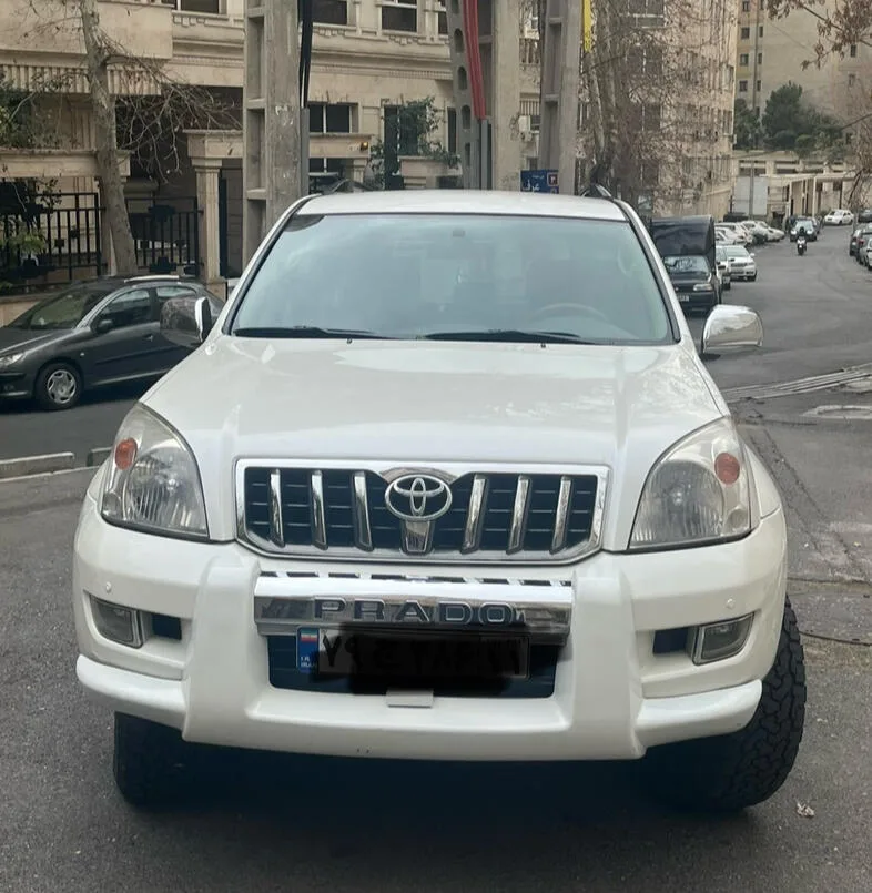 تویوتا  پرادو  چهار در 3