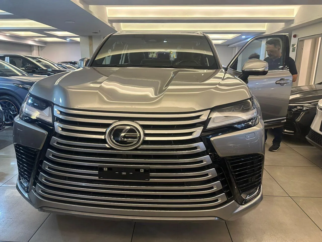 لکسوس  LX 2