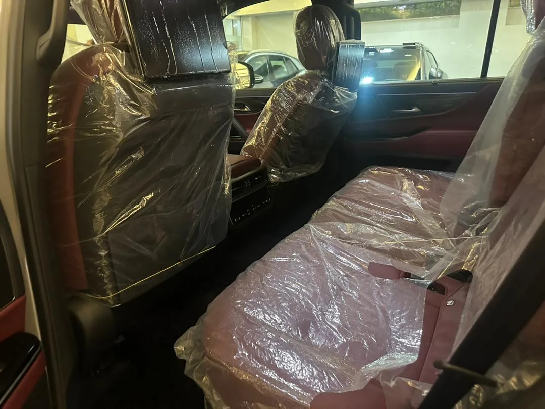 لکسوس  LX 7