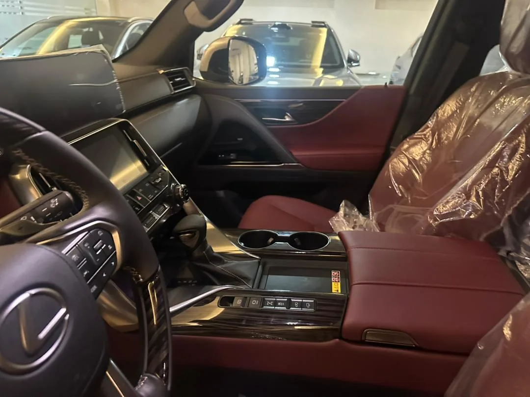 لکسوس  LX 8
