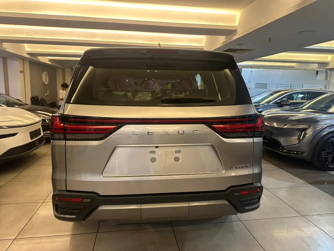 لکسوس  LX 9