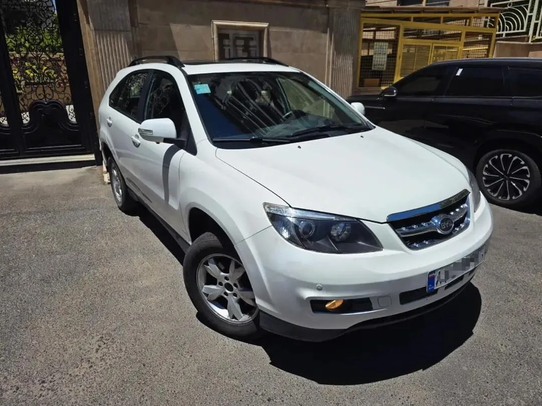بی وای دی S6