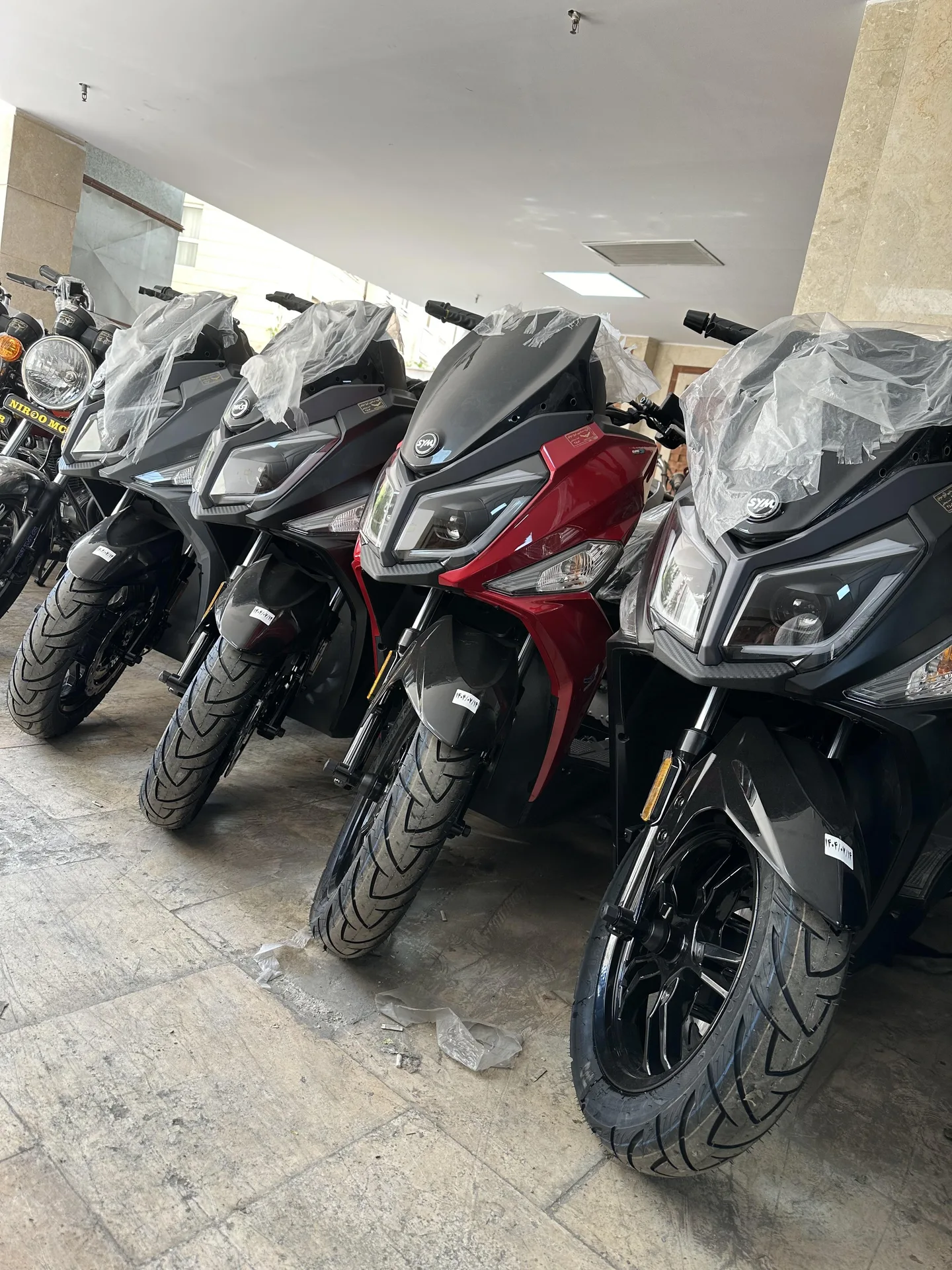 اس وای ام  گلکسی J 200 2