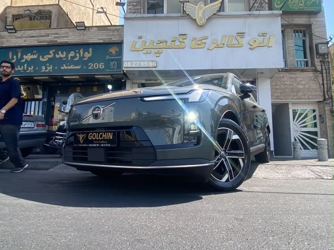 ولوو  XC70 8