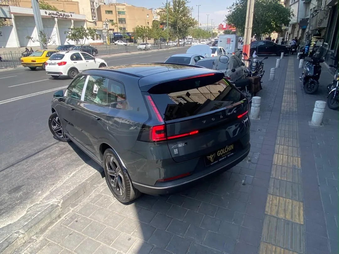 ولوو  XC70 19