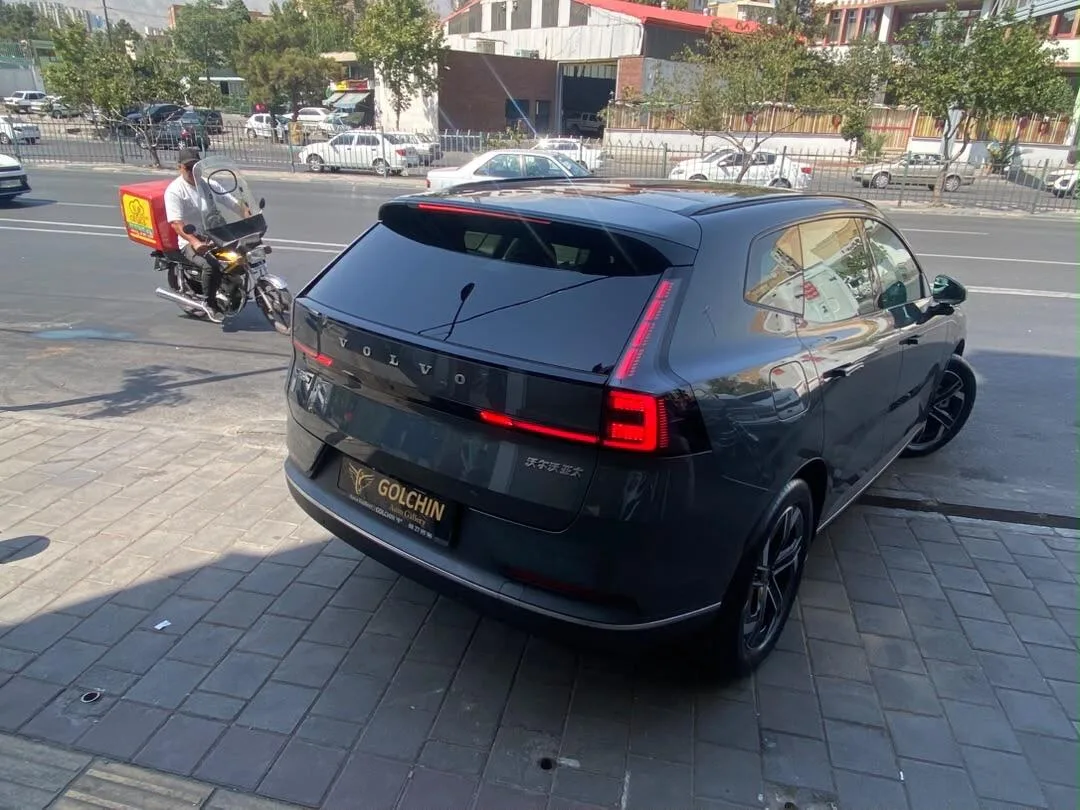 ولوو  XC70 26