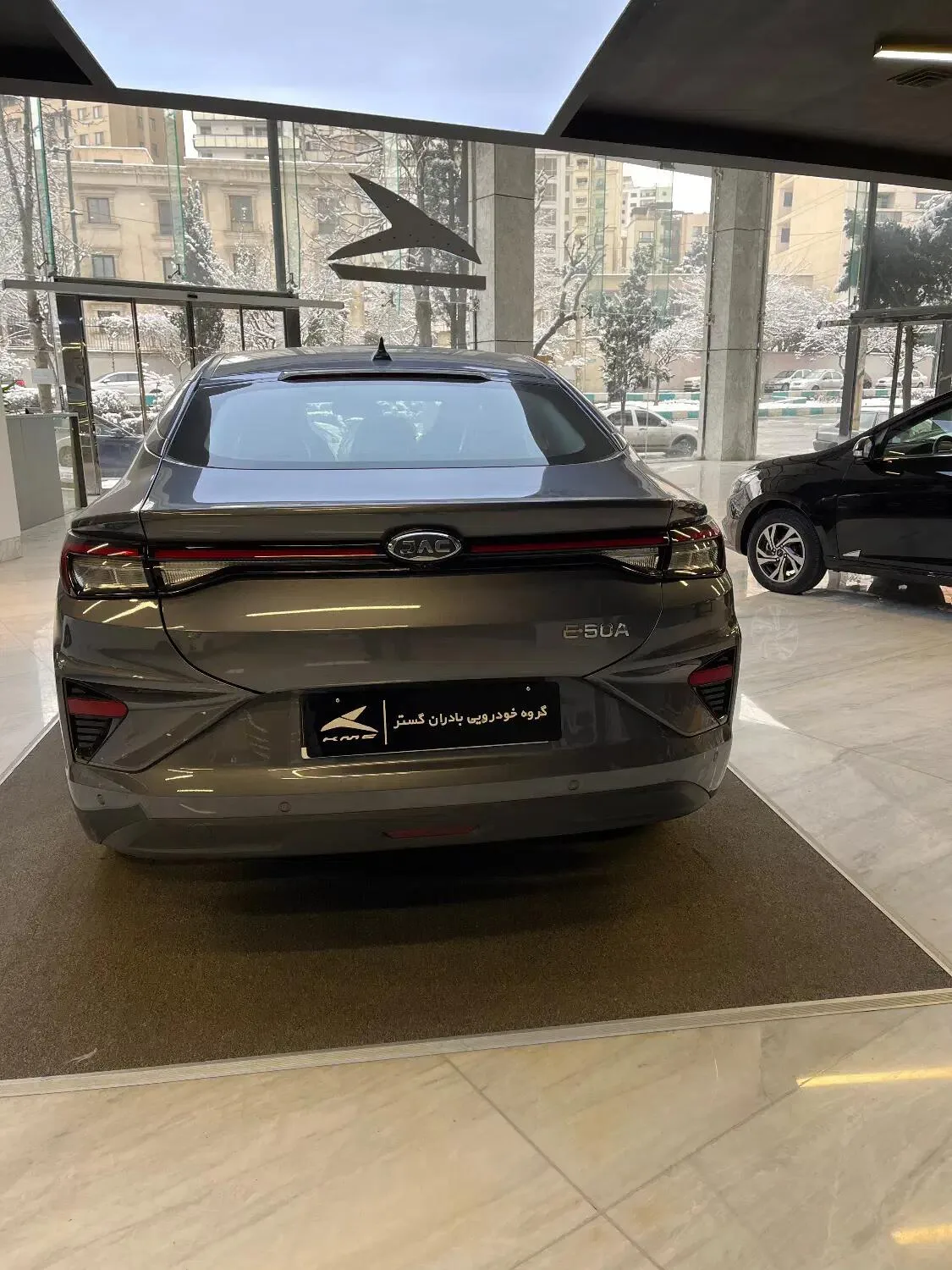 کی ام سی  eJ7 2