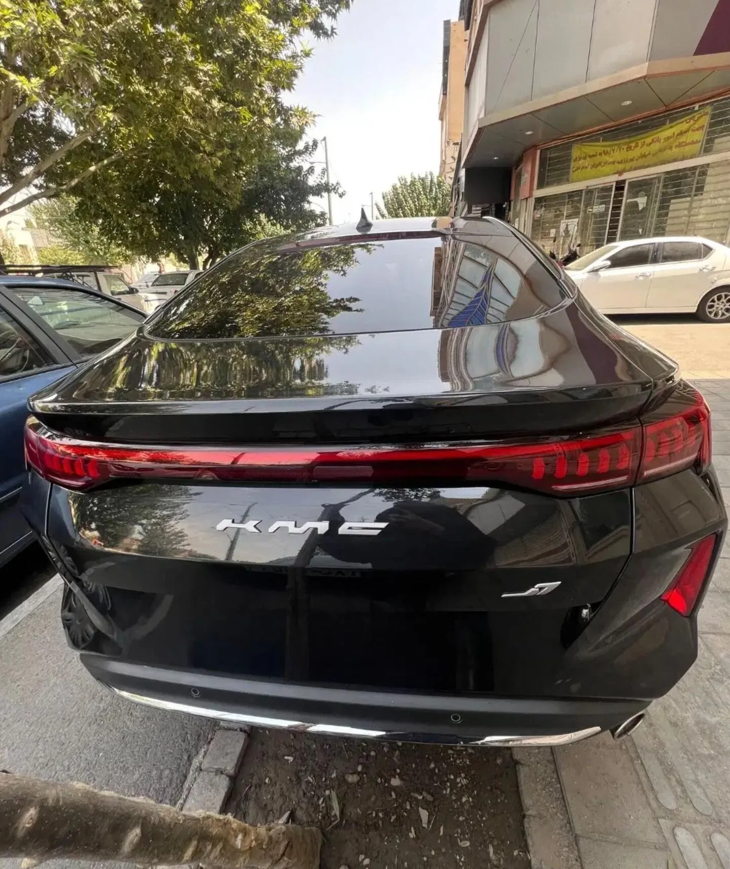 کی ام سی  J7 3