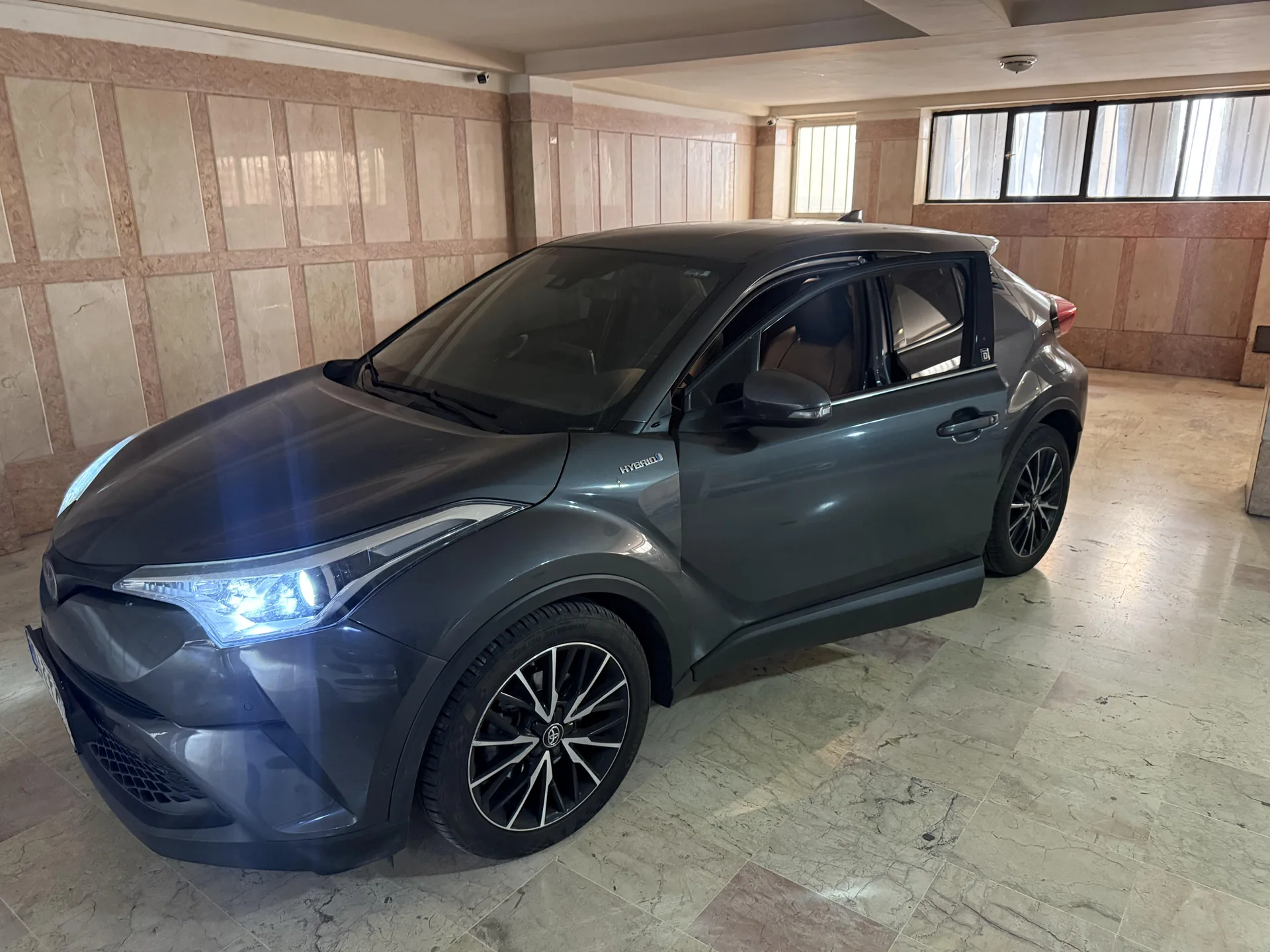 تویوتا  C-HR 2