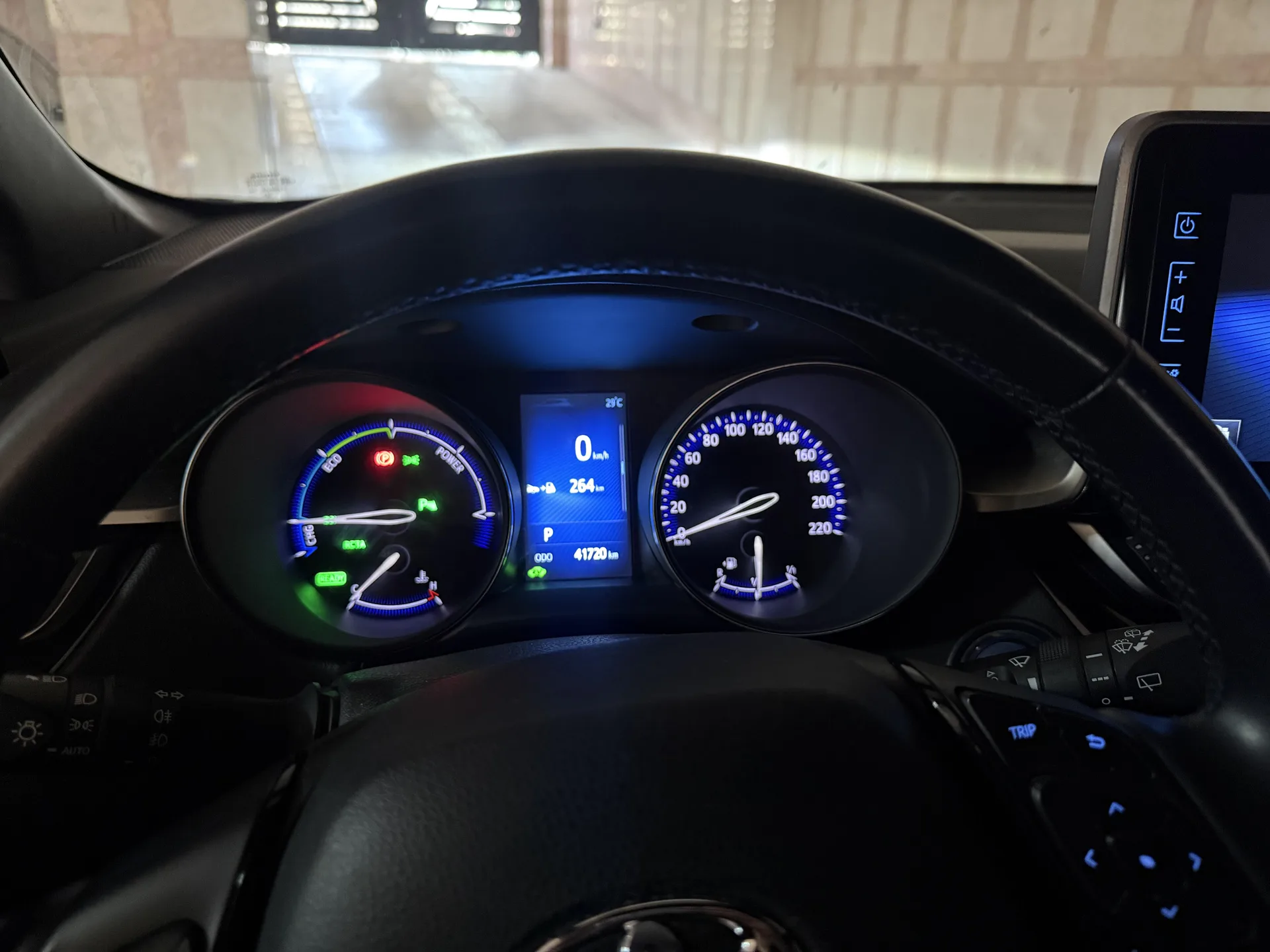 تویوتا  C-HR 4