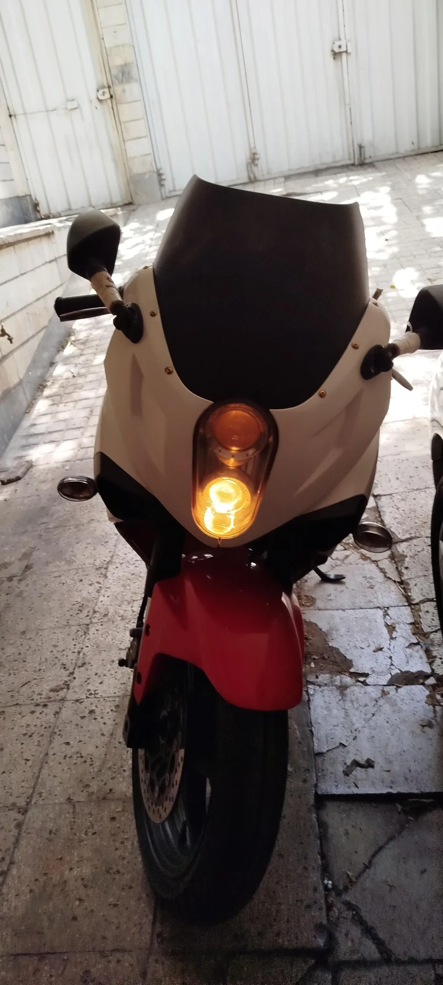 هیوسانگ اکسیو 250R
