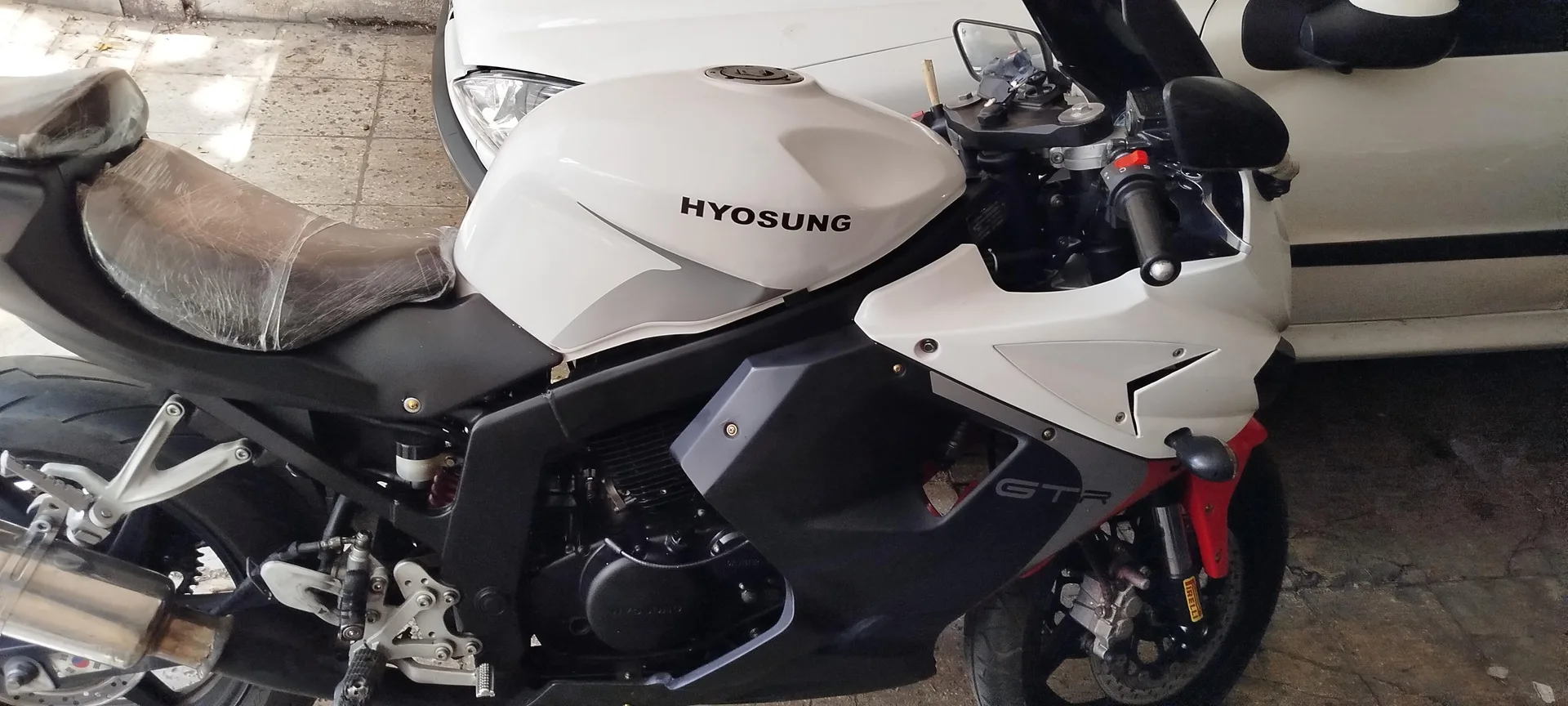 هیوسانگ  اکسیو 250R 4