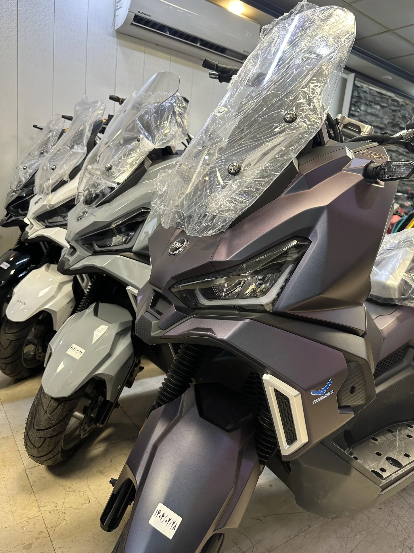 اس وای ام  ADV 175 2