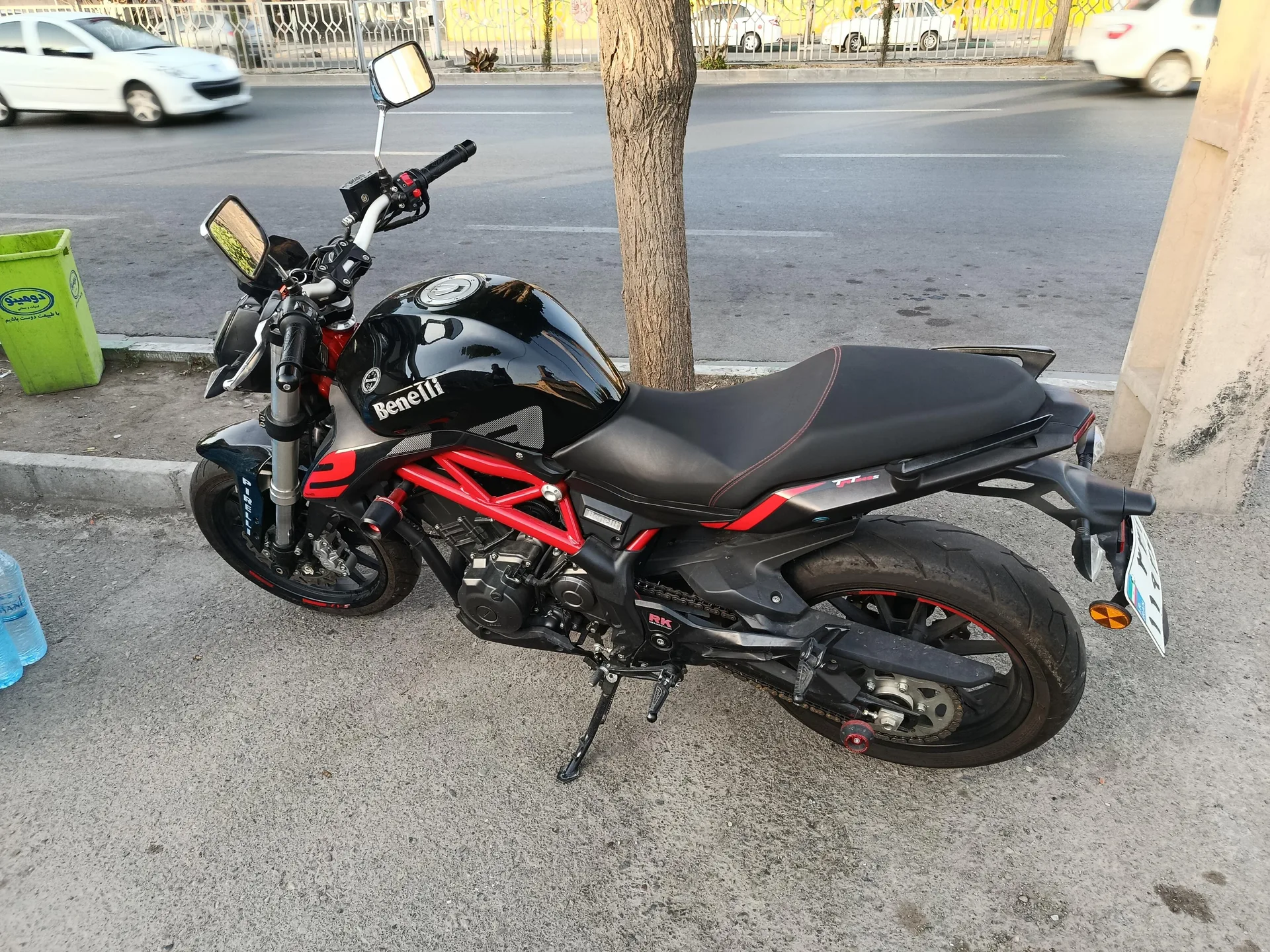 بنلی  TNT 300 4