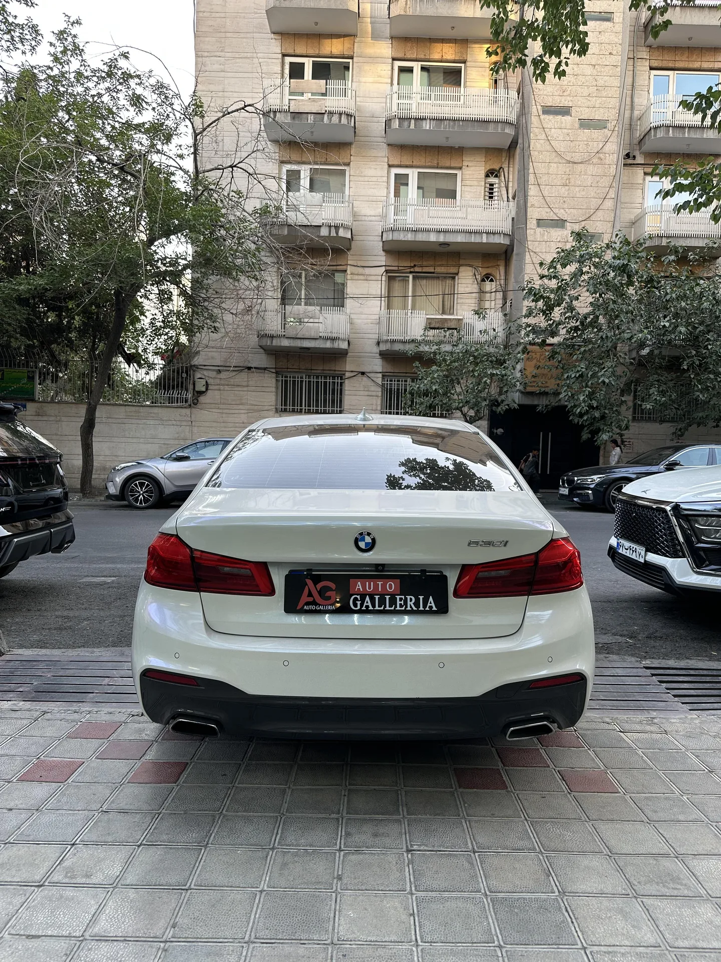 ب ام و  سری 5 سدان 3