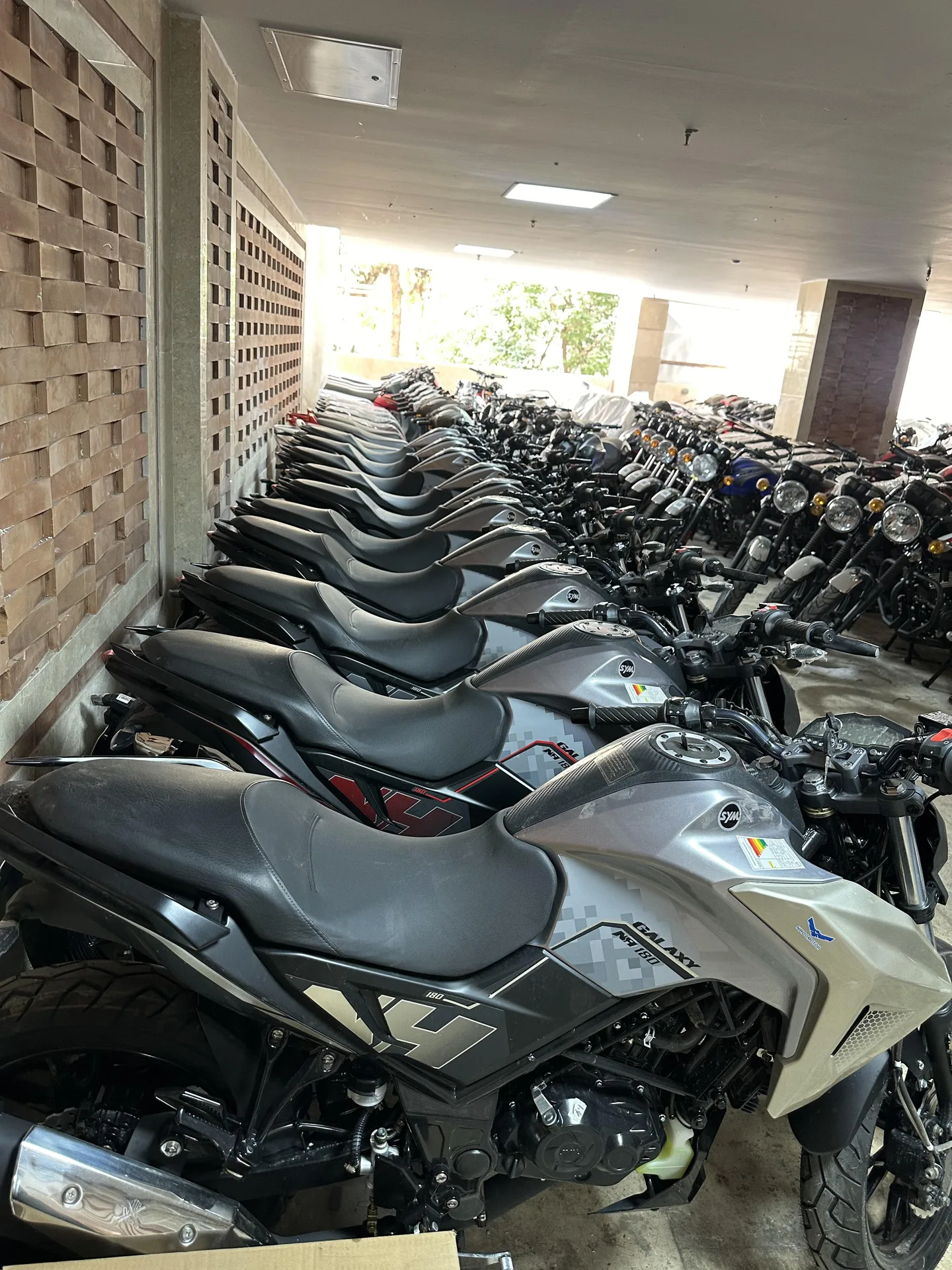 اس وای ام  گلکسی NA 180 2