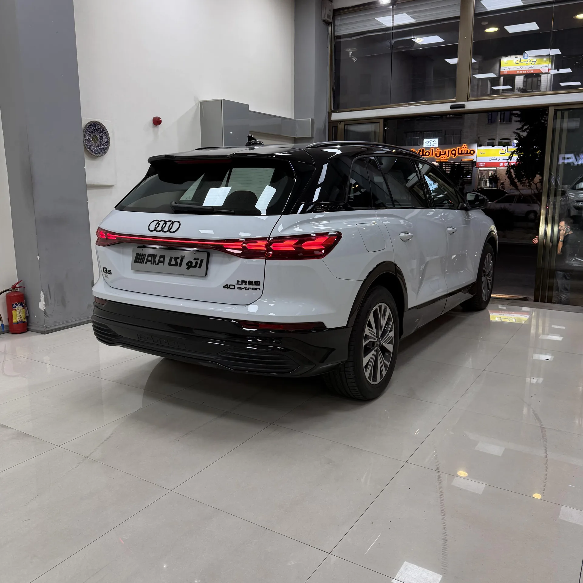 آئودی  Q5 e-tron 6