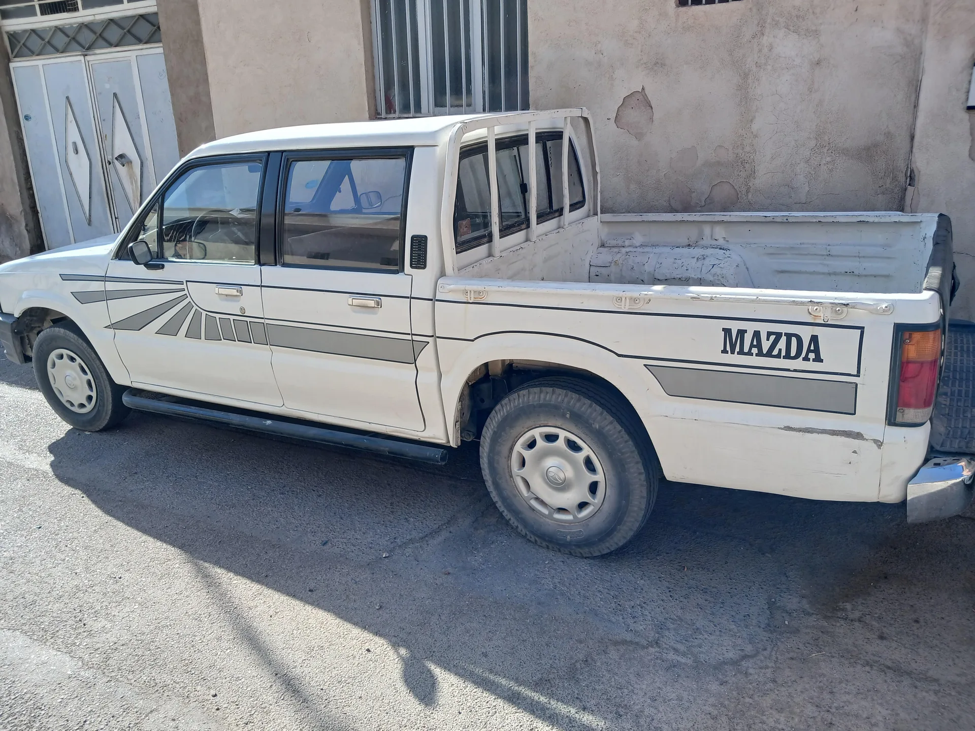 مزدا  وانت دوکابين 2