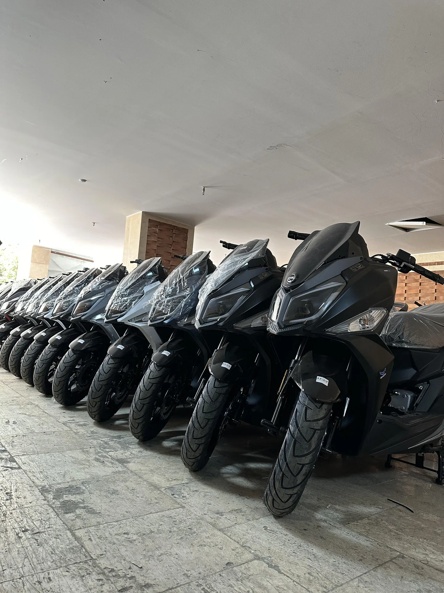اس وای ام  گلکسی J 200 4