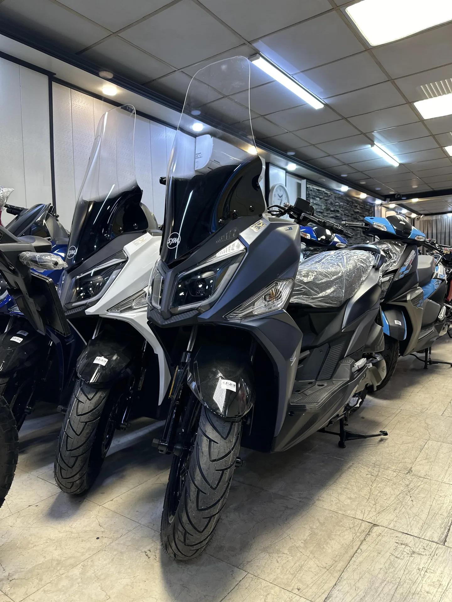 اس وای ام  گلکسی J 200 5