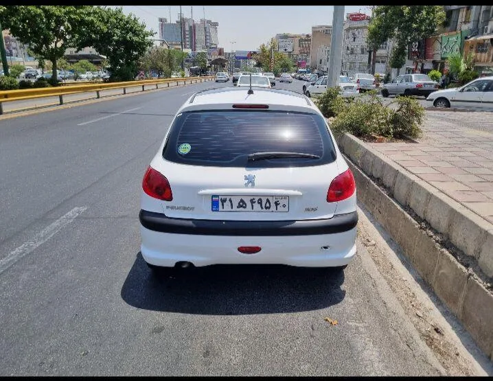 پژو 206