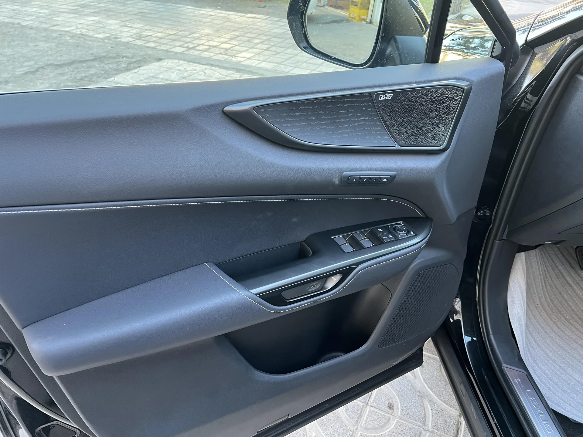 لکسوس  NX 8