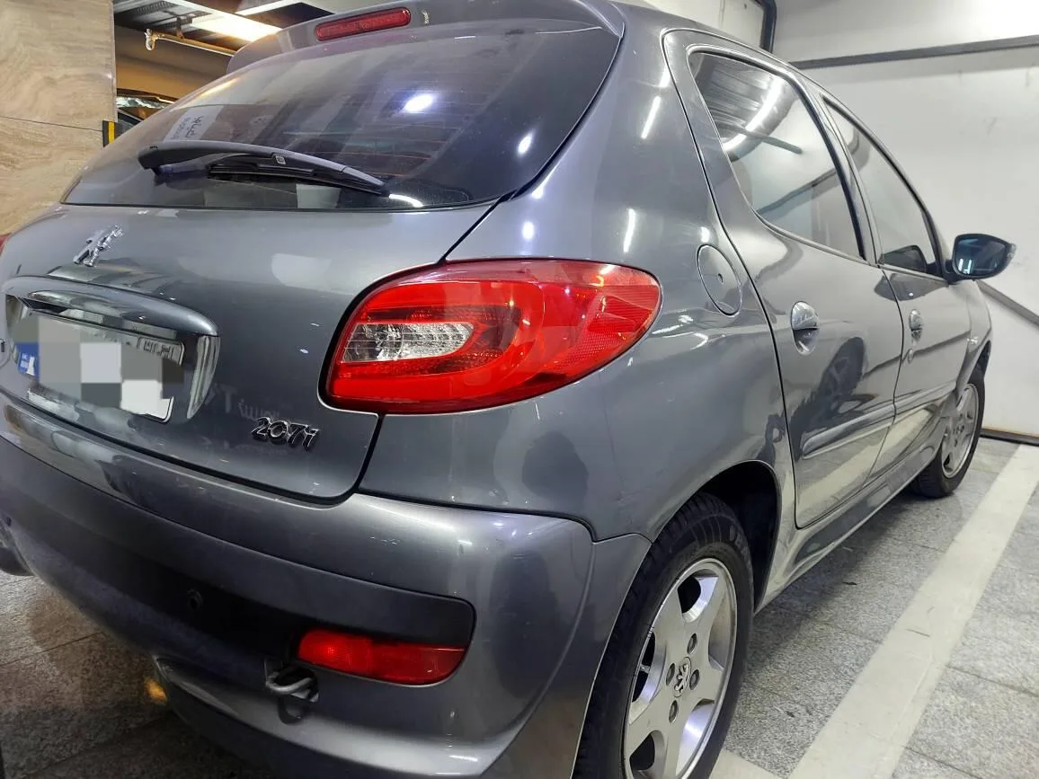 پژو  207 4