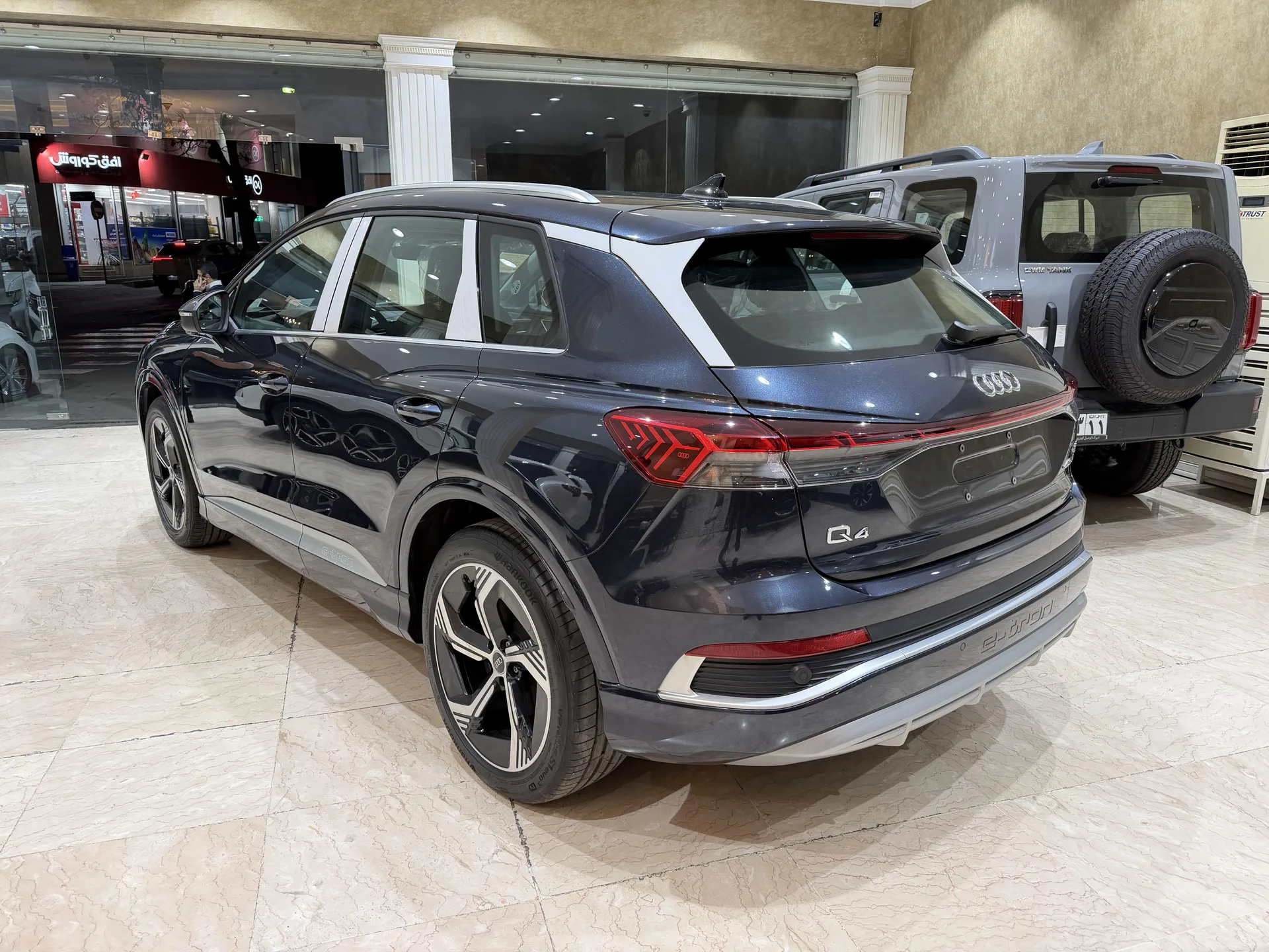 آئودی  Q4 e-tron 3