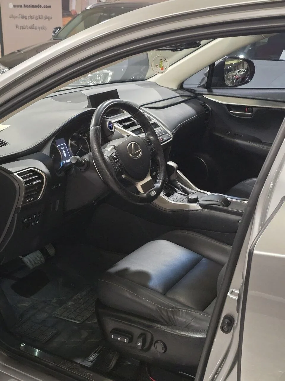 لکسوس  NX 5
