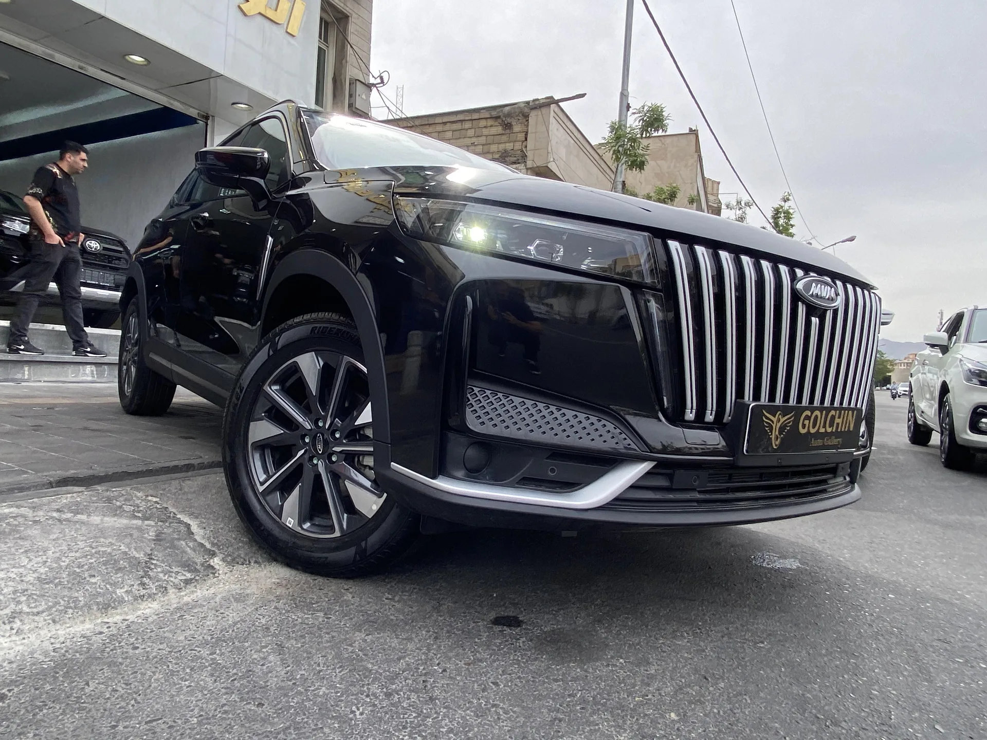 ام وی ام  X77 8