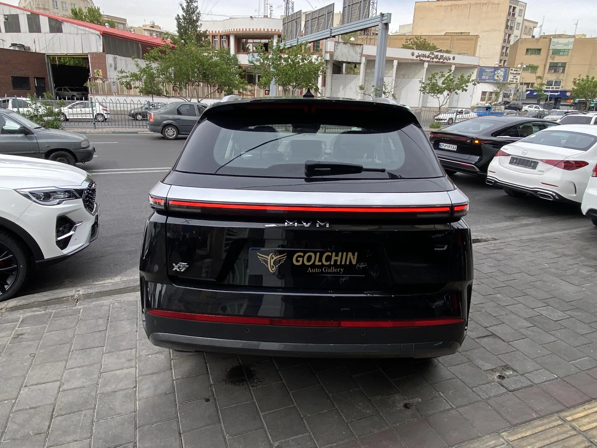 ام وی ام  X77 13