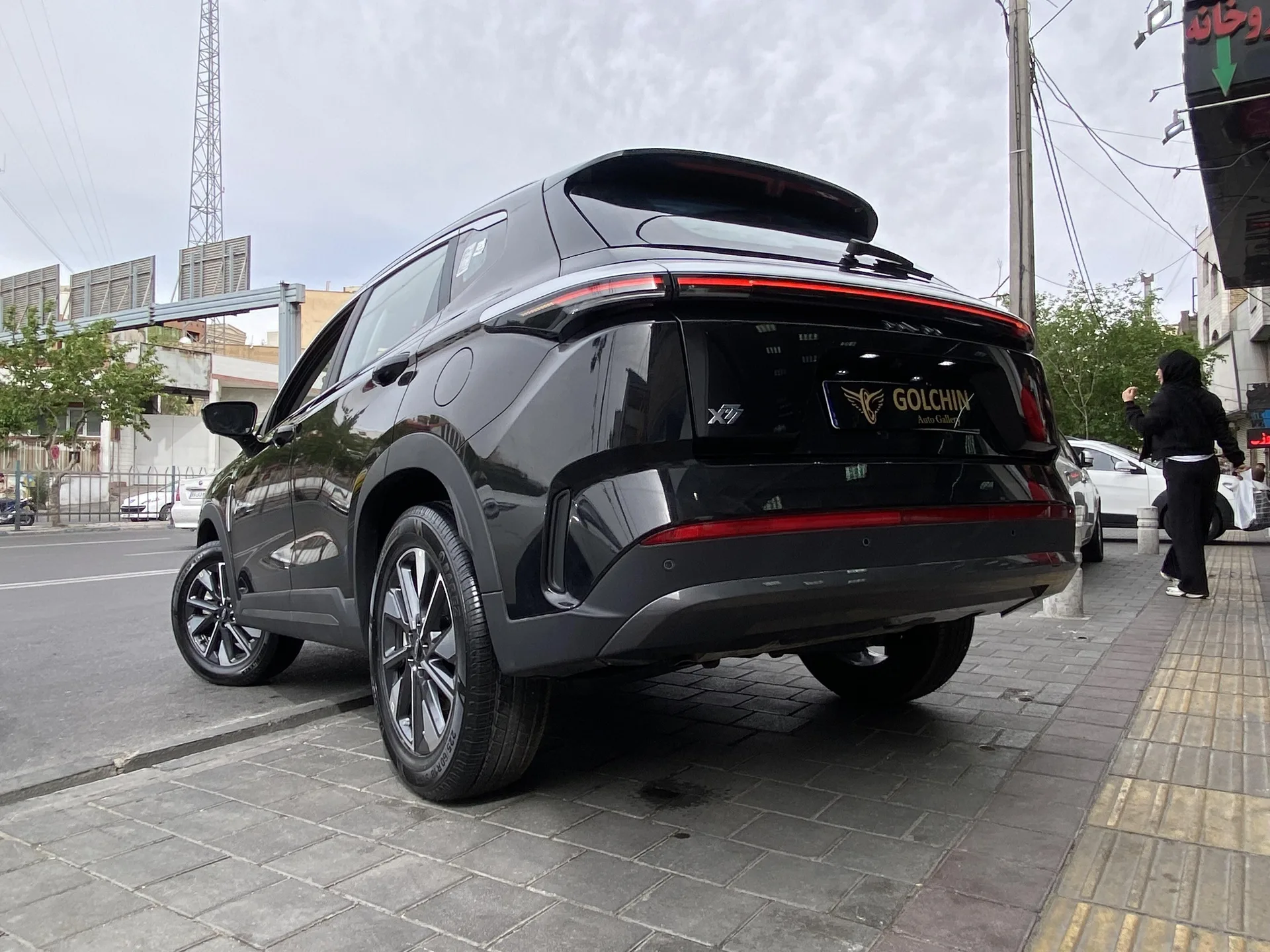 ام وی ام  X77 14