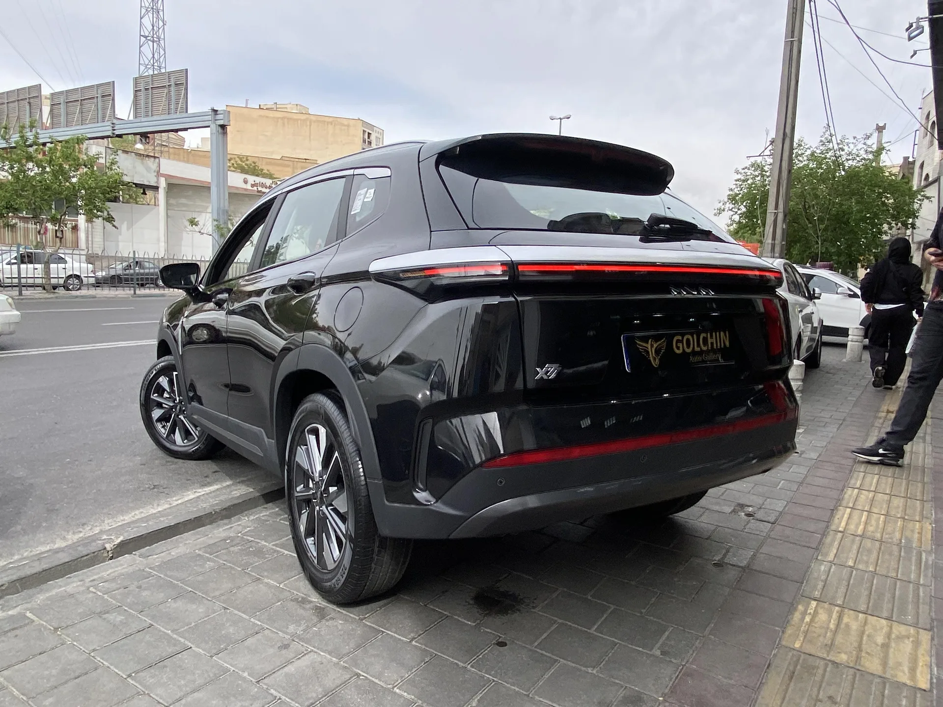 ام وی ام  X77 15