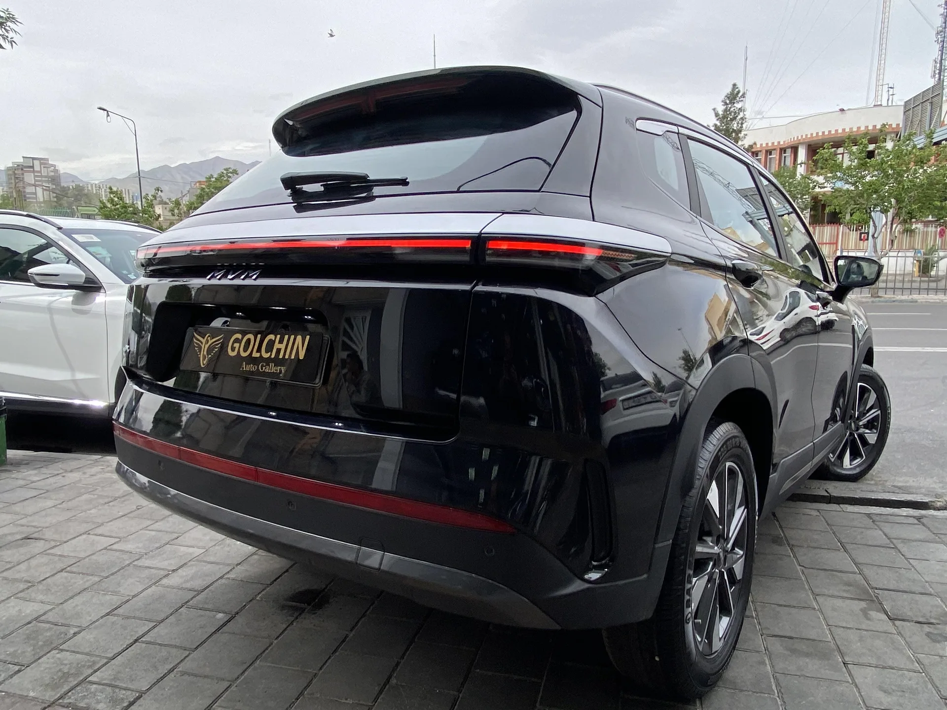 ام وی ام  X77 18
