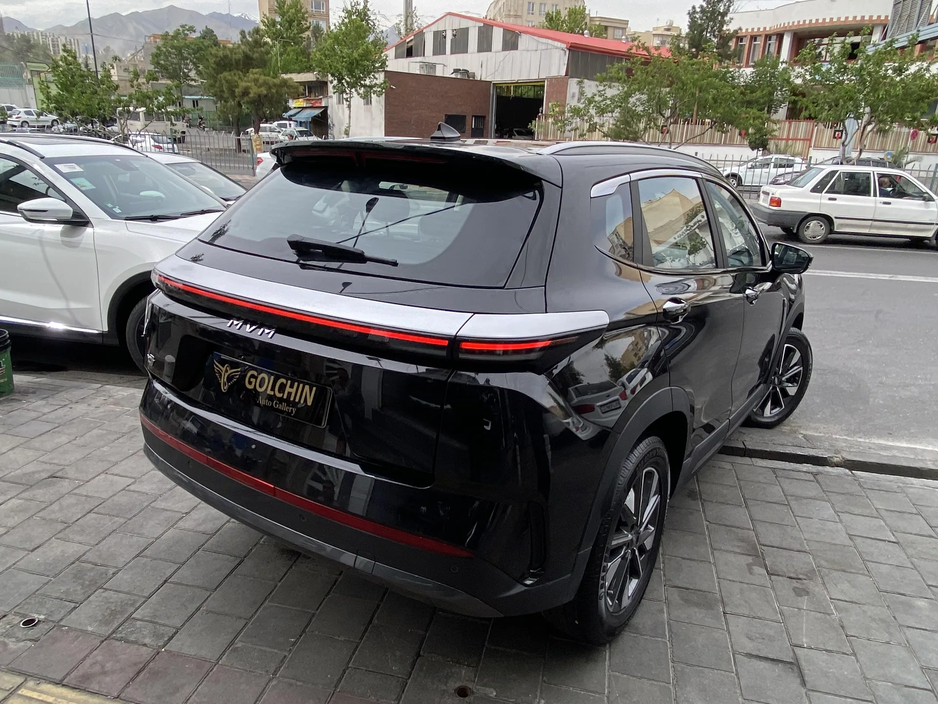 ام وی ام  X77 19
