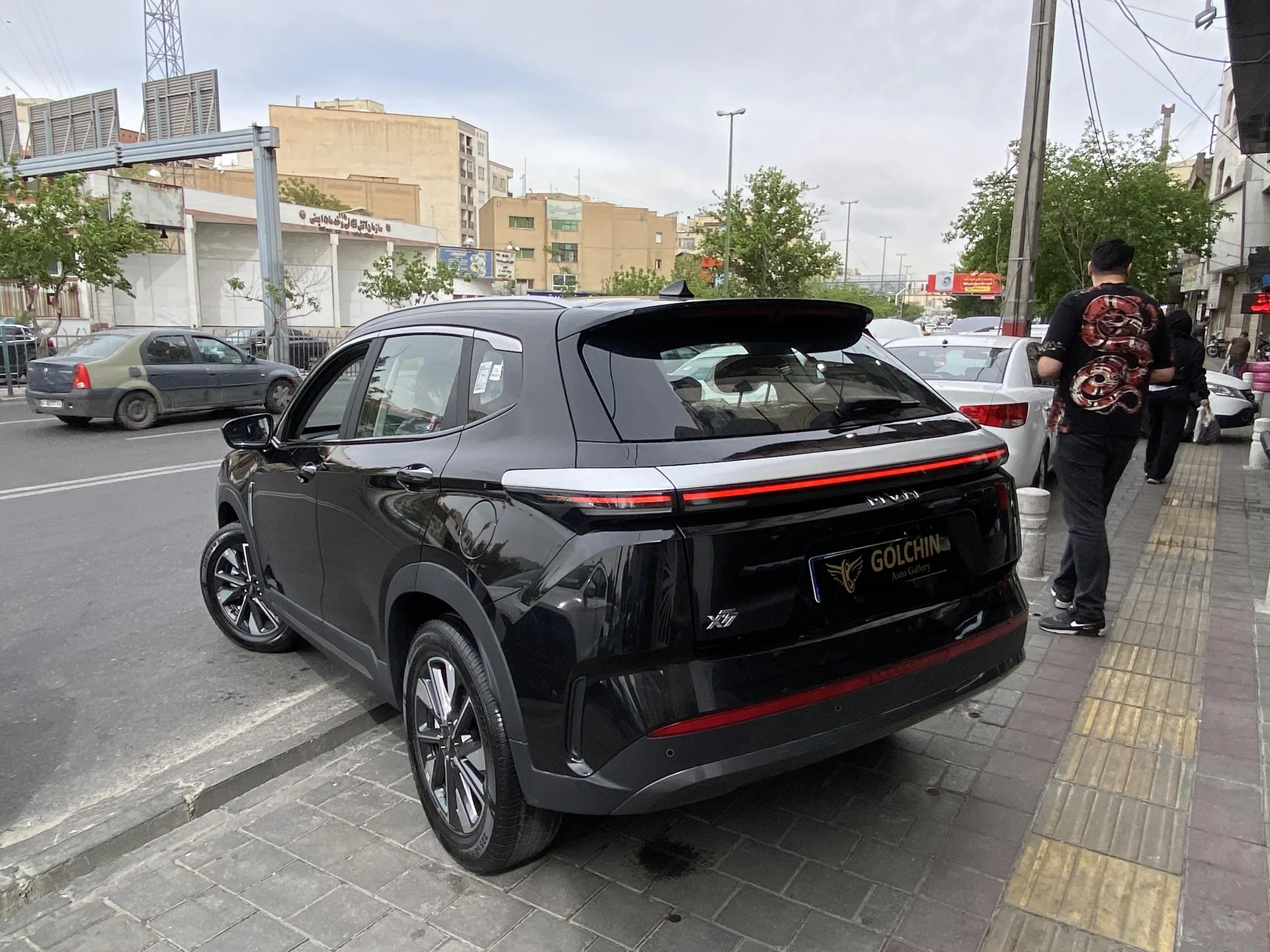 ام وی ام  X77 28