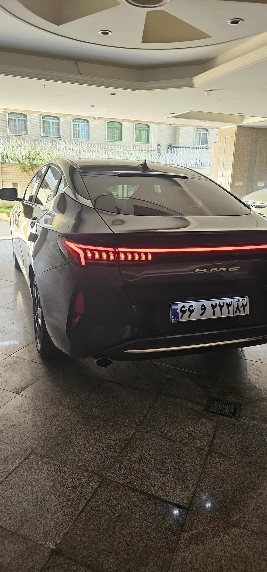 کی ام سی  J7 2