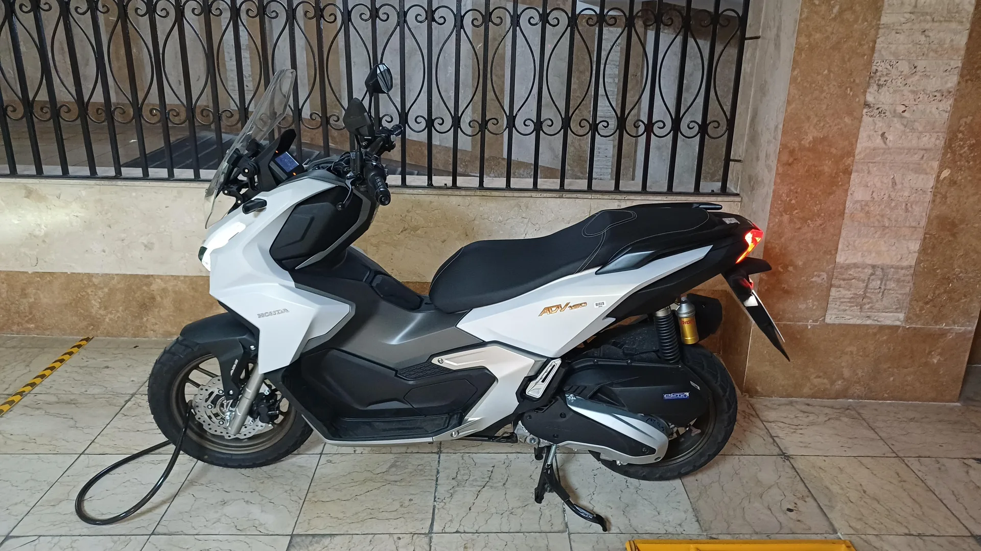 هوندا ADV 160