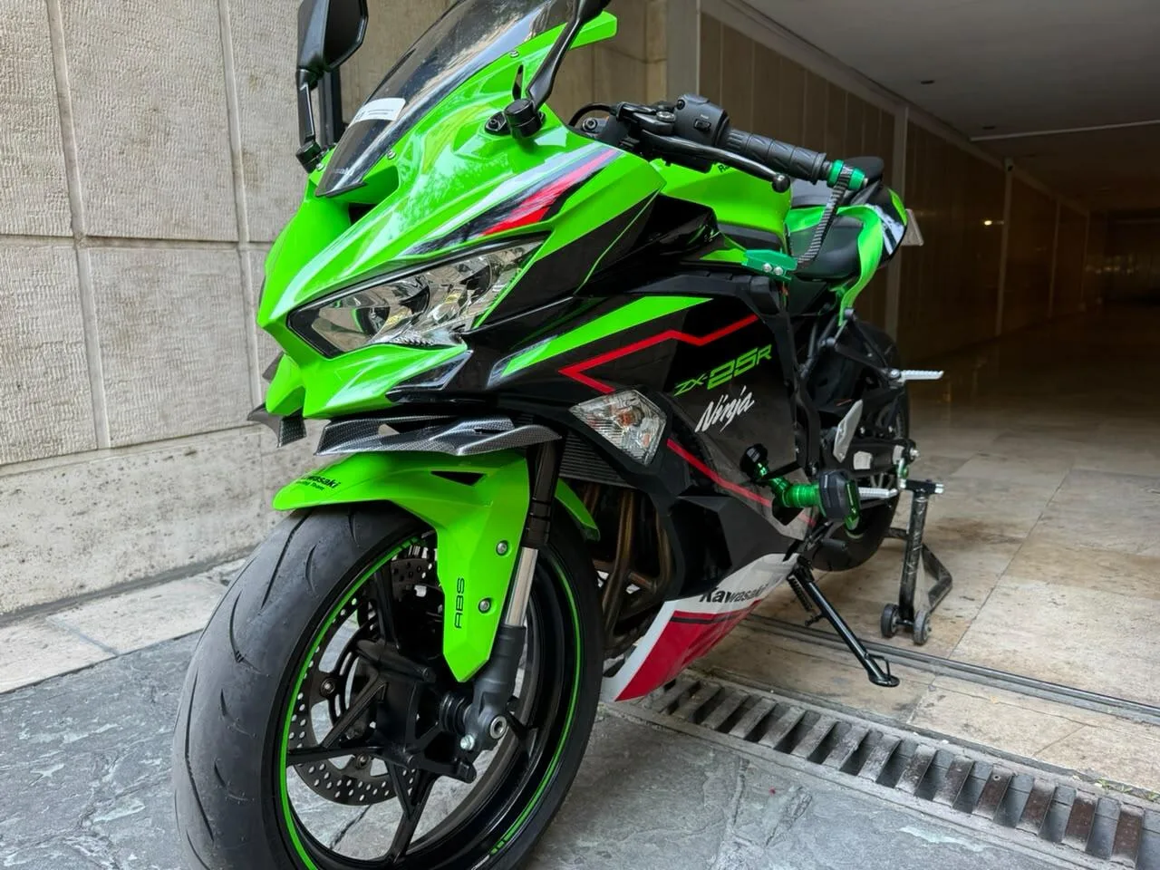 کاوازاکی  نینجا ZX-25R 3