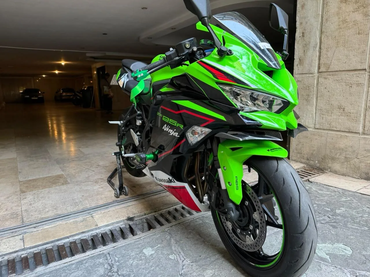 کاوازاکی  نینجا ZX-25R 4