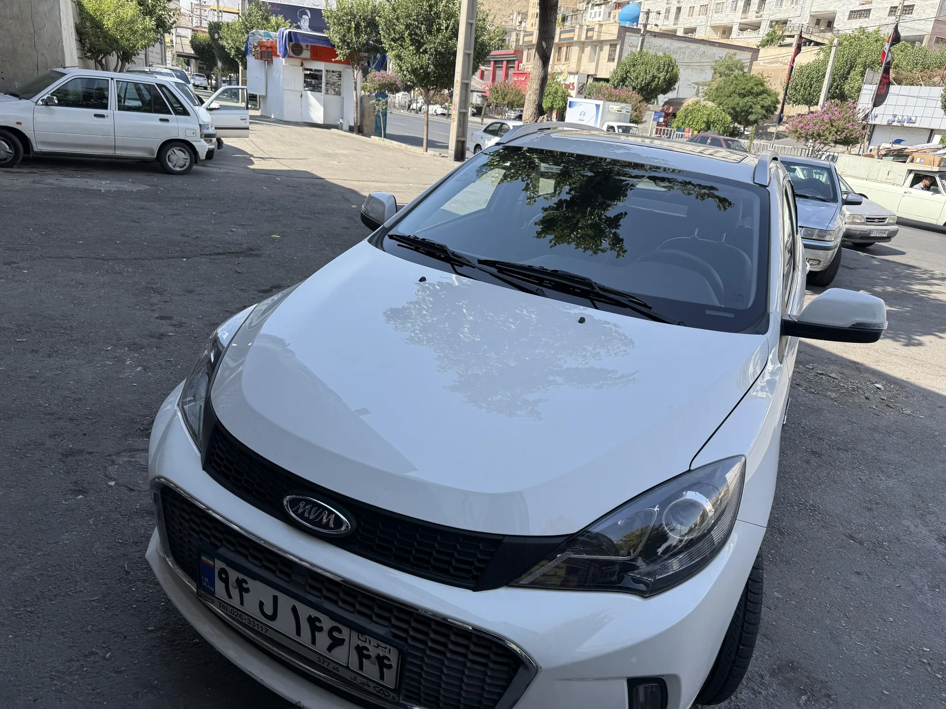 ام وی ام 315هاچ بک