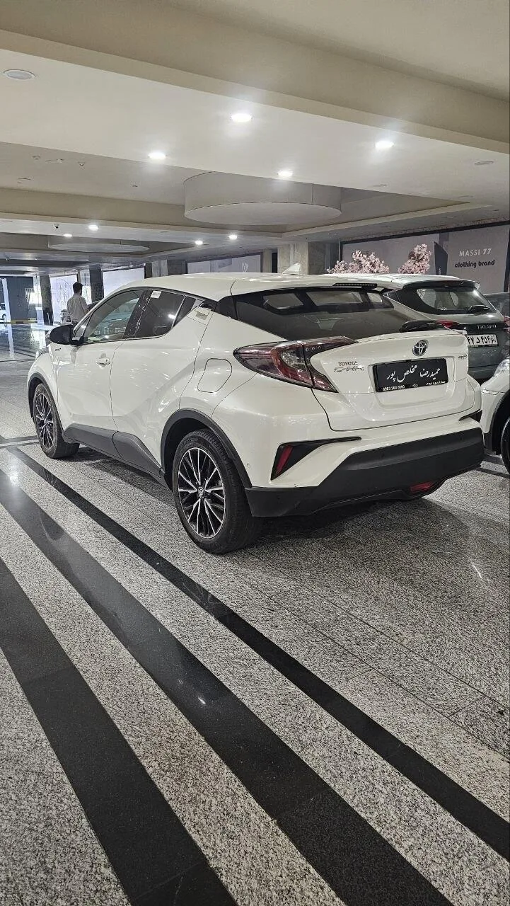 تویوتا  C-HR هیبرید 2