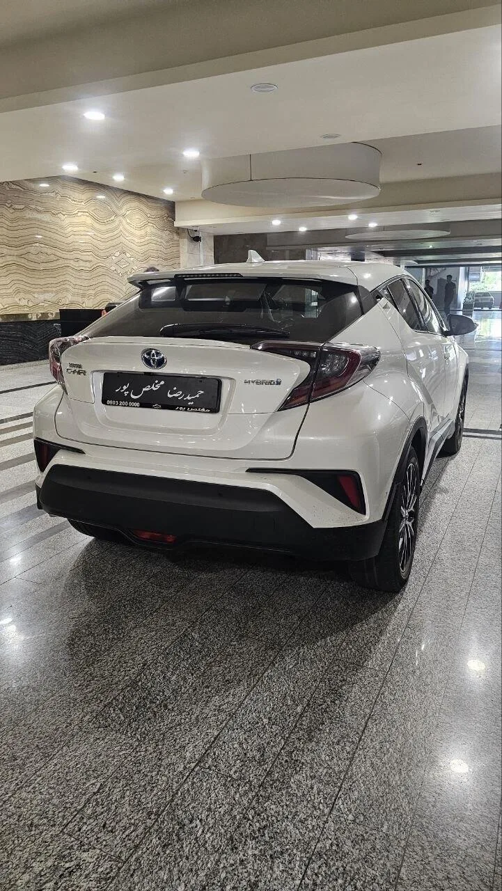 تویوتا  C-HR هیبرید 3