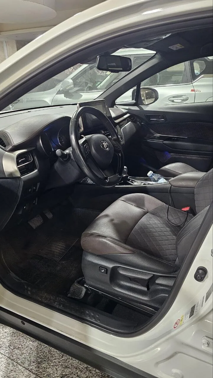 تویوتا  C-HR هیبرید 5