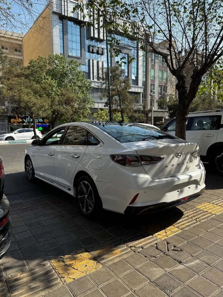 هیوندای  سوناتا هیبرید 2