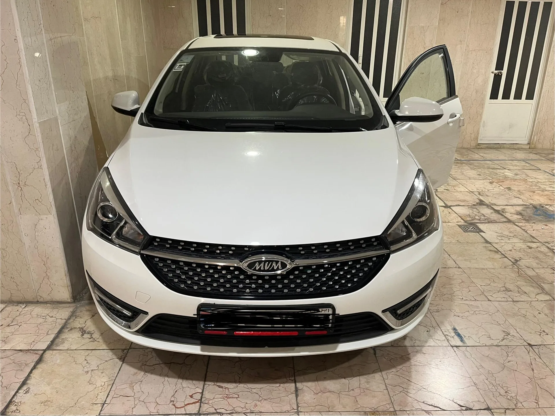 ام وی ام آریزو 5ev
