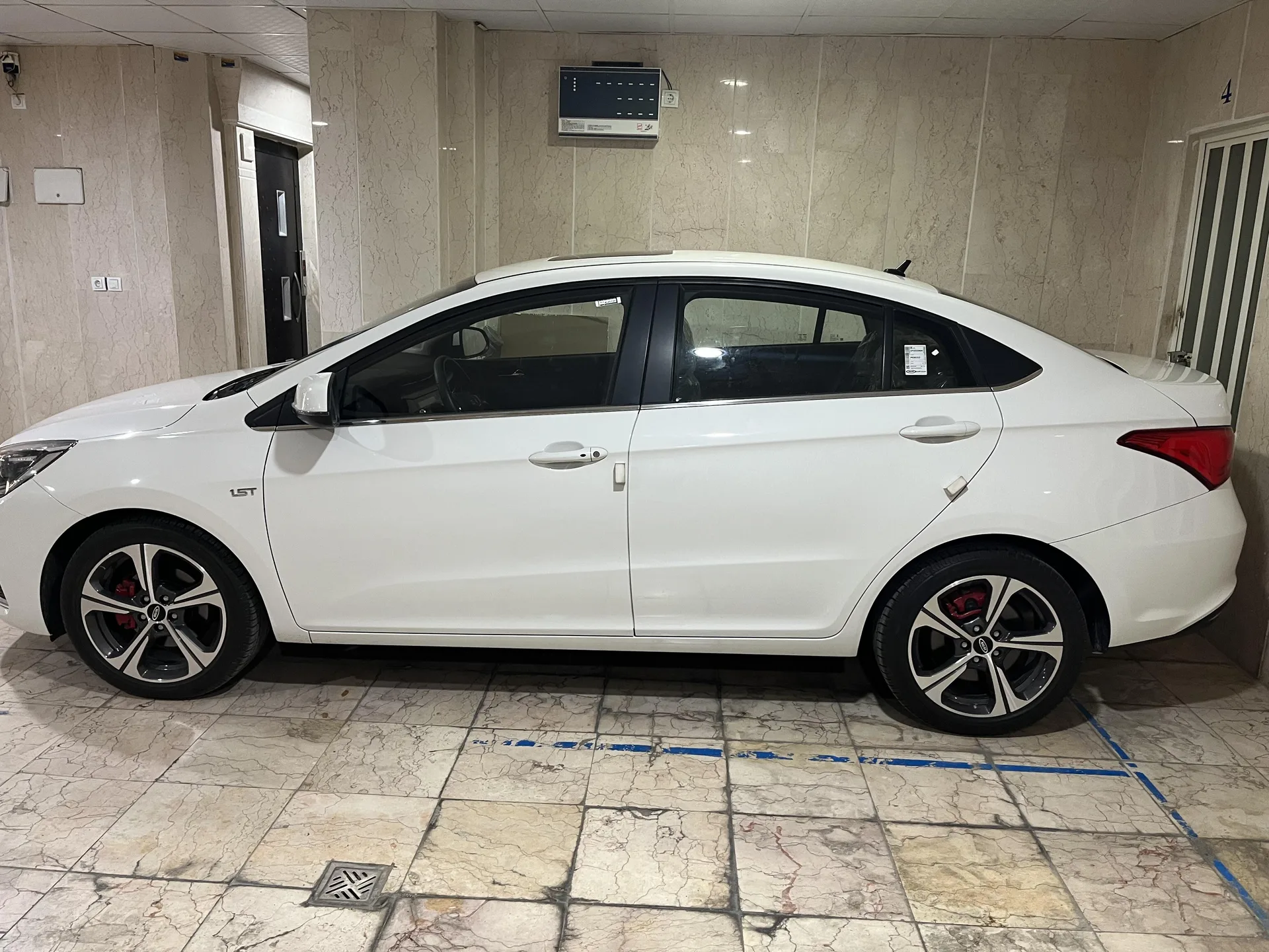 ام وی ام  آریزو 5ev 2