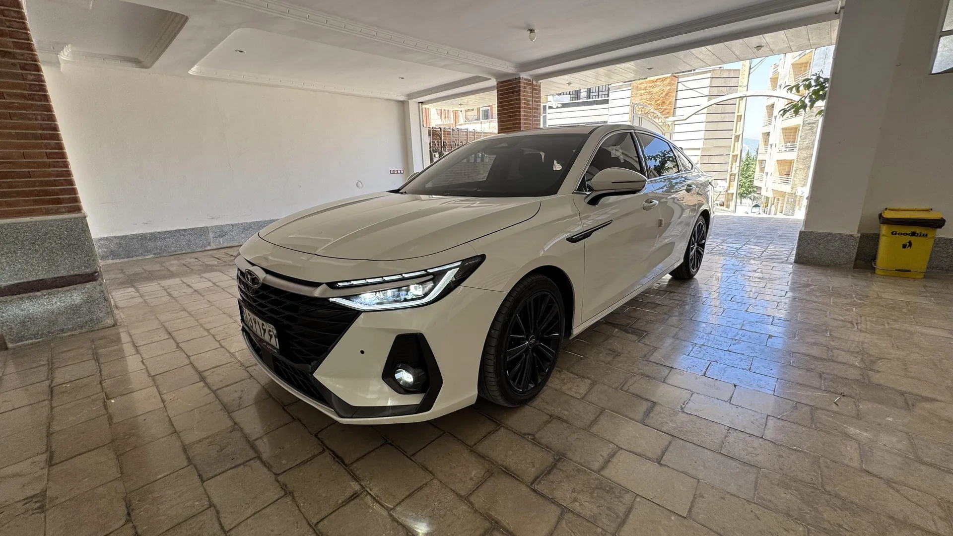 فونیکس آریزو 8 (Z8)