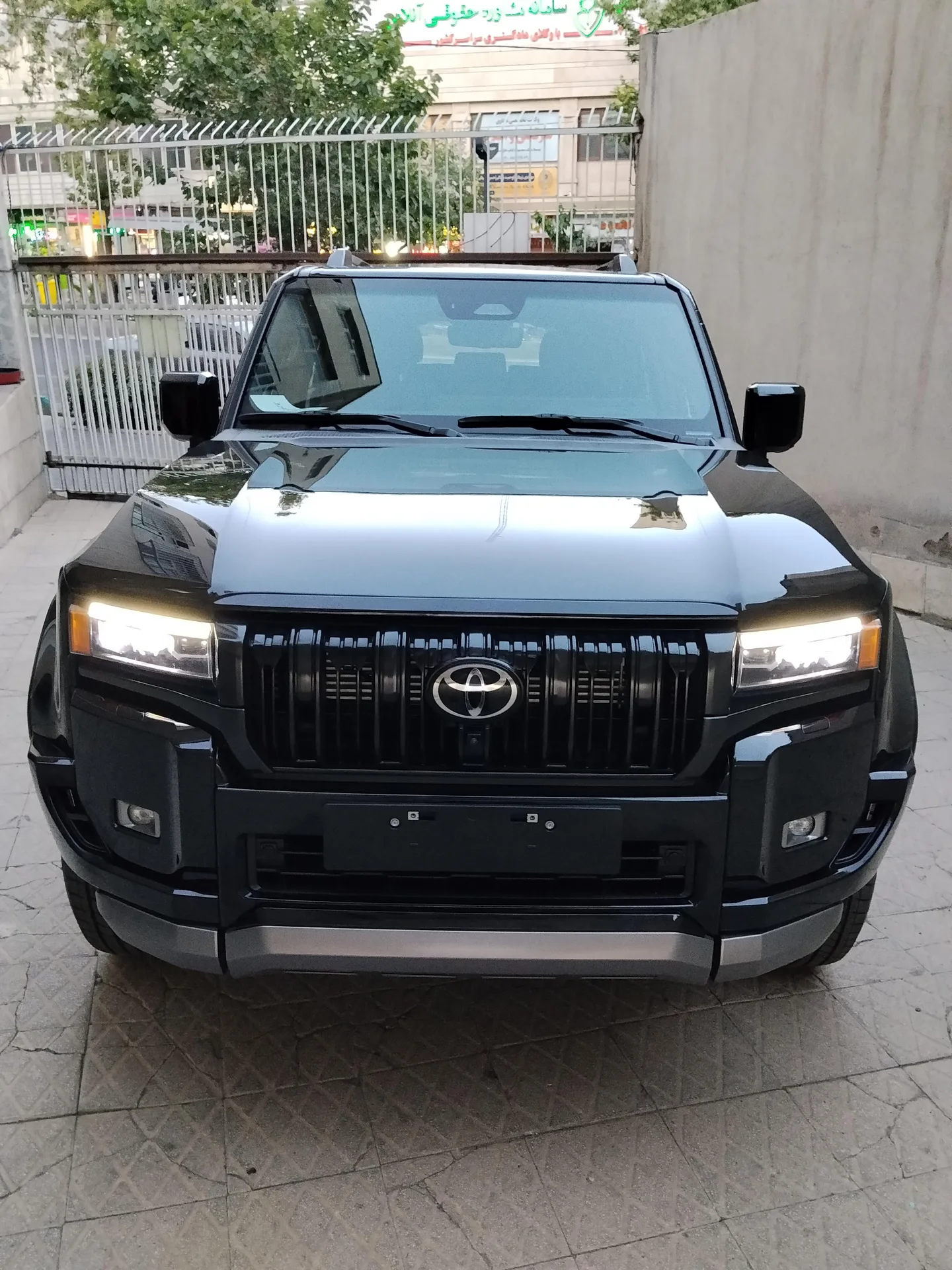 تویوتا پرادو چهار در