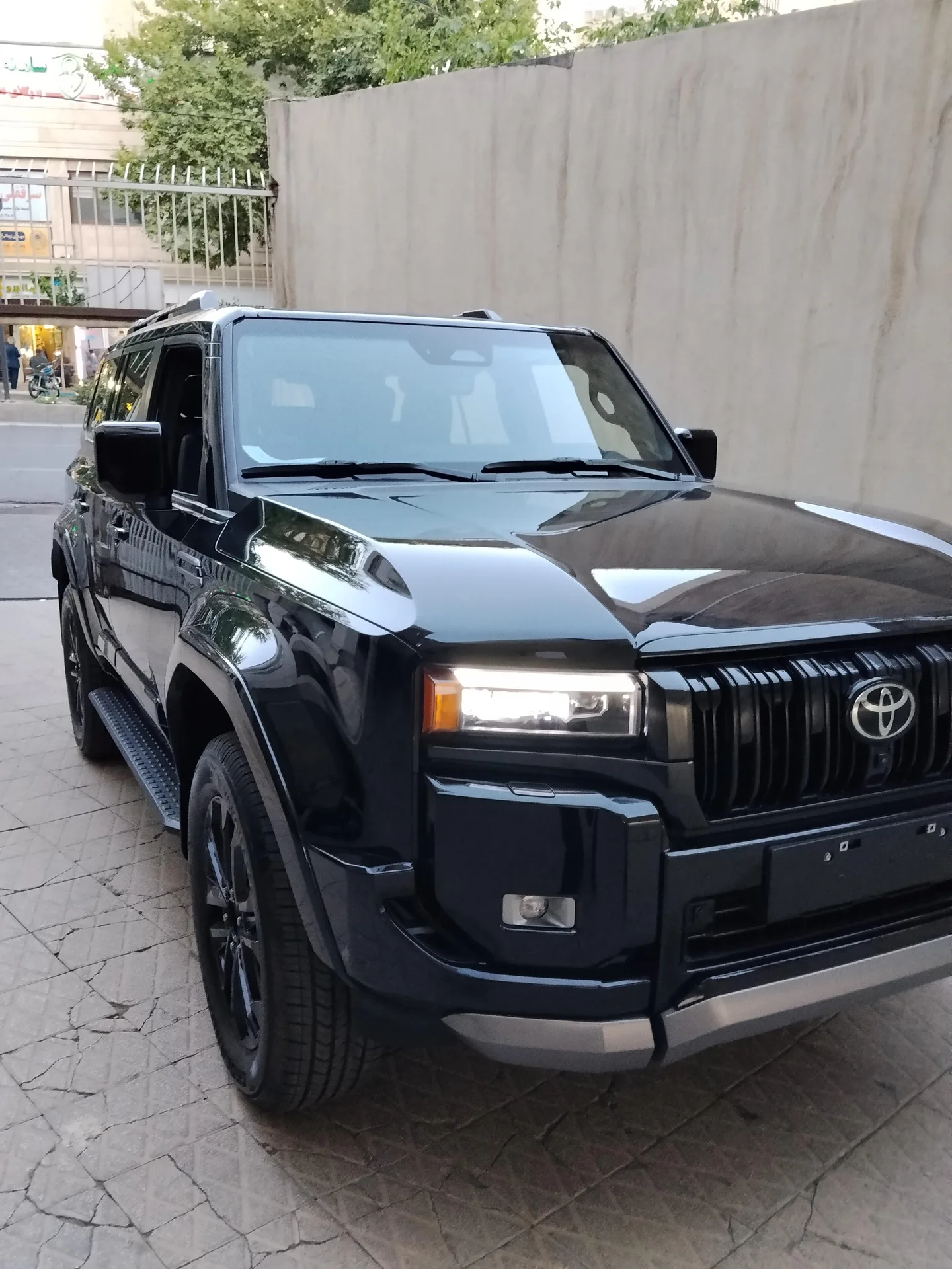 تویوتا  پرادو  چهار در 2